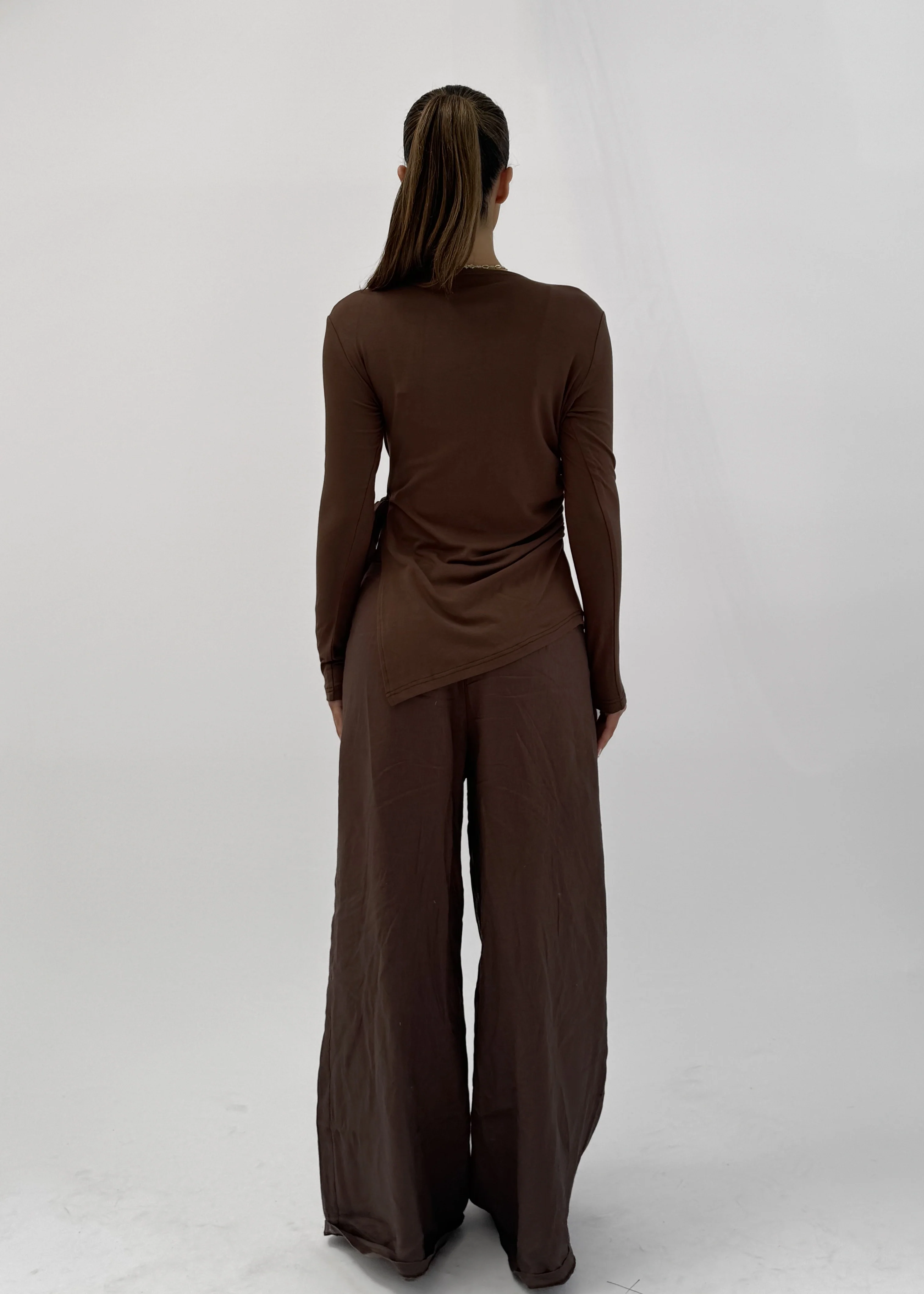 MINA RUCHED JERSEY TOP - CHOCOLATE - Image 4