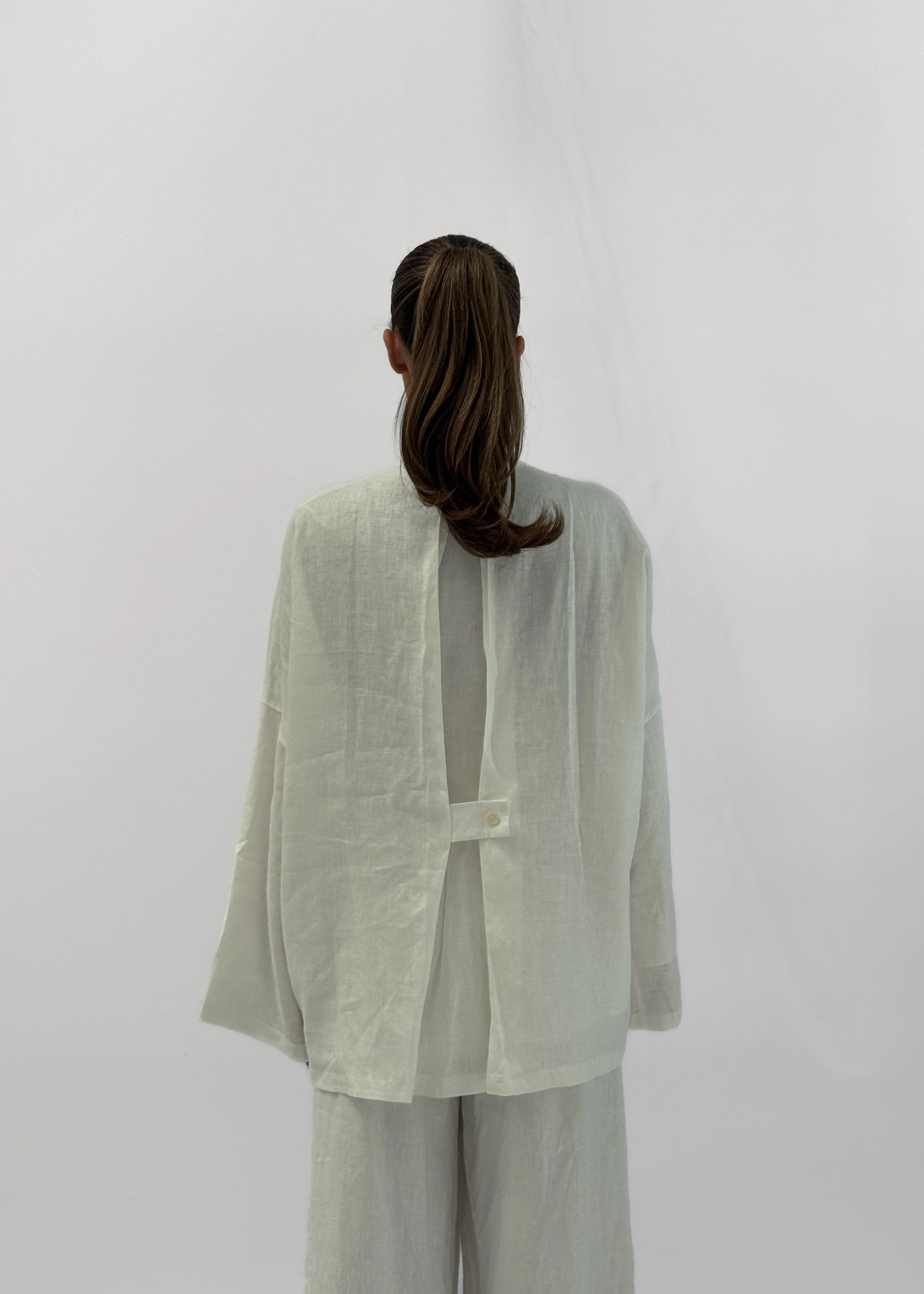 SERA LINEN CINCHED SHIRT - BLANC - Image 3